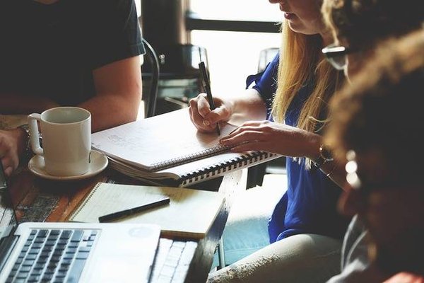 Comment adapter sa stratégie immobilière en fonction de son marché local et des attentes de sa clientèle ?